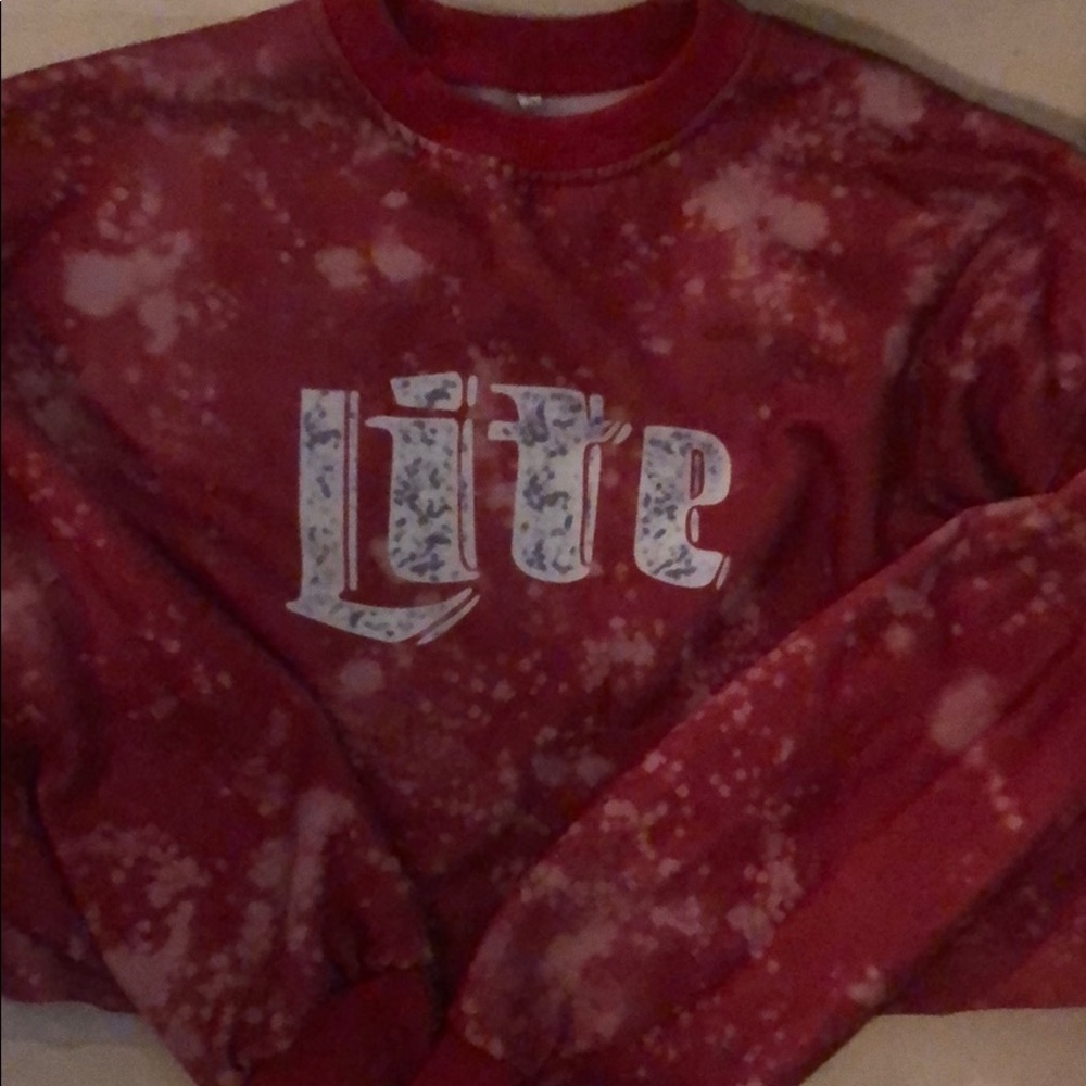 Red tie dye cropped lite sweatshirt